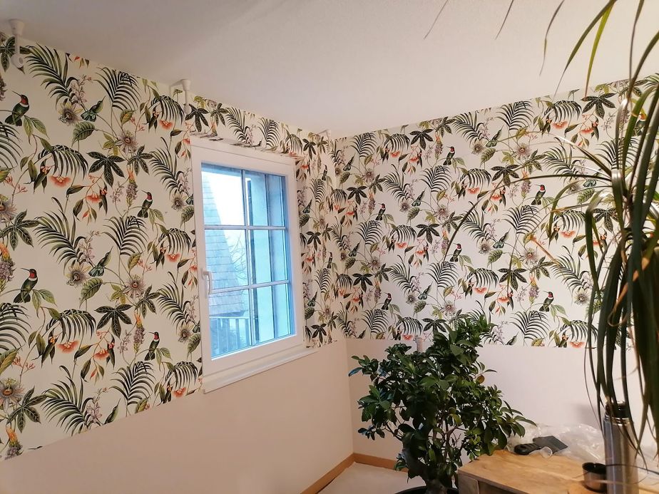 Leaf and Foliage Wallpaper Wallpaper Oasis cream white Room View