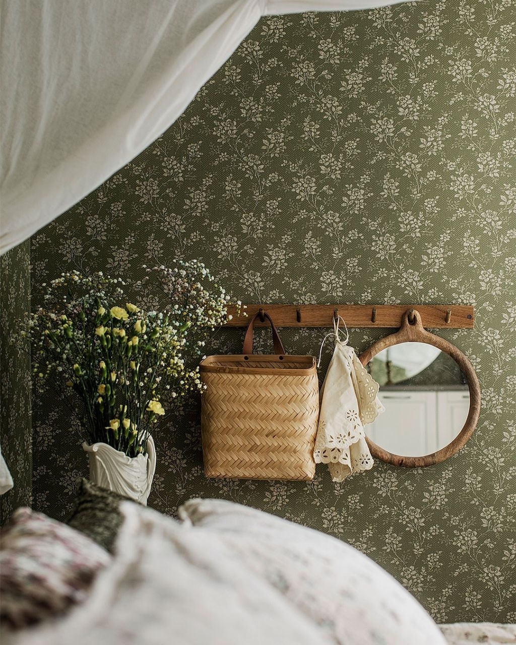 On-trend wallpaper colour: Moss Green