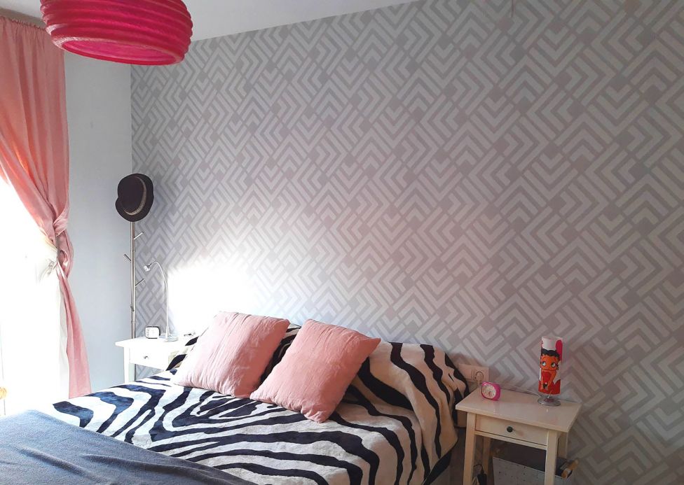 Geometric Wallpaper Wallpaper Levitus light grey Room View
