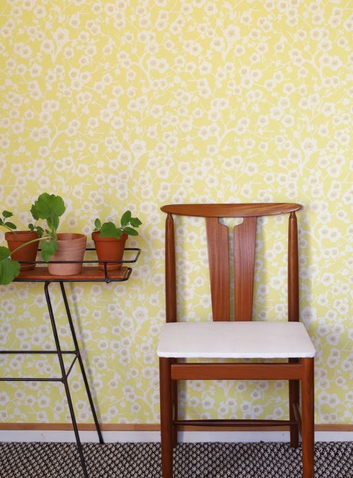 Papel de parede floral Papel de parede Laila amarelo claro Ver ambiente