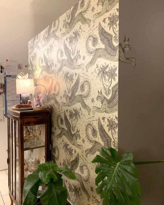 Customer photo Wallpaper Lynx pearl beige from 26 Feb 2024 (Instagram)